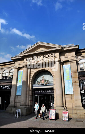 Le marché Place shopping centre, Corporation Street, Bolton. Photo par Paul Heyes, mardi 29 septembre, 2015. Banque D'Images