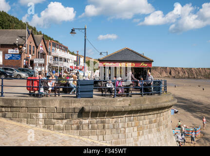 Filey Yorkshire Royaume-Uni Coble Landing et plage Banque D'Images