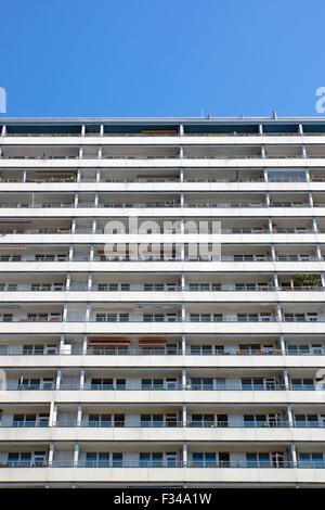 Bâtiment en béton préfabriqué à Berlin Est Banque D'Images