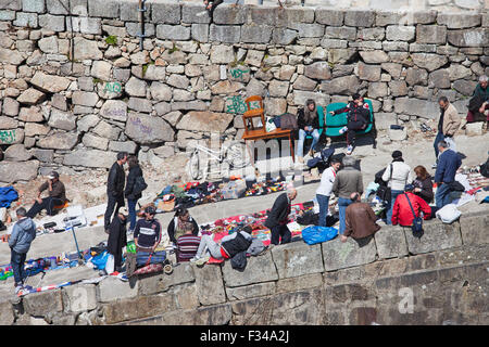 Marché aux Puces de Vandoma à Porto, Portugal, le portugais traditionnel Bazar samedi tous les articles de seconde main Banque D'Images