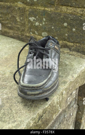 Seule chaussure gauche abandonné Banque D'Images