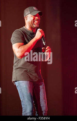 Aug 28, 2015 - Raleigh, Caroline du Nord), USA - Musicien KAREMERA effectue vivre comme comme sa tournée 2015 rend un arrêt à Walnut Creek Amphitheatre situé à Raleigh. Copyright 2015 Jason Moore. © Jason Moore/ZUMA/Alamy Fil Live News Banque D'Images