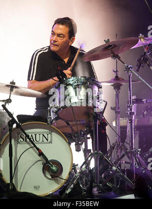 11 août 2015 - Cary, Caroline du Nord), USA - Le batteur JON MOSS du groupe Culture Club effectue vivre comme leur tour 2015 fait une halte à la Koka Booth Amphitheatre situé à Cary. Copyright 2015 Jason Moore. © Jason Moore/ZUMA/Alamy Fil Live News Banque D'Images