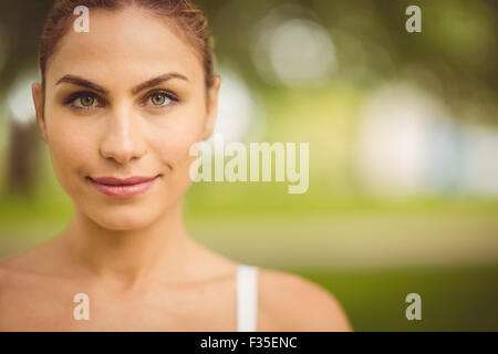 Close-up portrait of smiling woman Banque D'Images