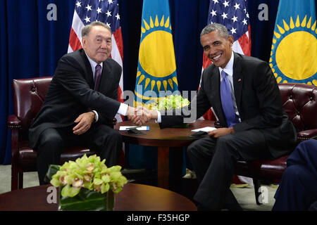 New York, NY, USA. Sep 29, 2015. Le président des États-Unis Barack Obama (R) assiste à une réunion bilatérale avec le président Noursoultan Nazarbaïev (L) du Kazakhstan au Siège des Nations Unies, New York, New York le 29 septembre 2015. Dpa : Crédit photo alliance/Alamy Live News Banque D'Images