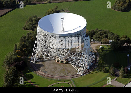 Vue aérienne de radiotélescope de Jodrell Bank, Cheshire, Royaume-Uni Banque D'Images