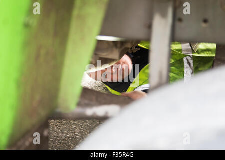 Transport for London's Task Force poids lourds mis en place un point de contrôle pour s'assurer que les poids lourds du véhicule à Londres sont conformes à la sécurité dema Banque D'Images