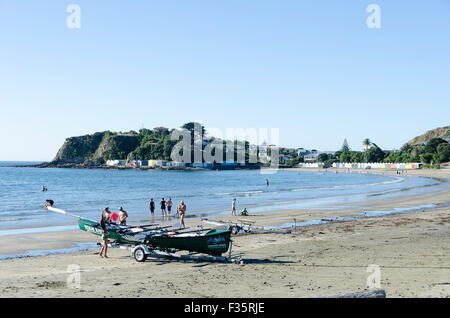 L'équipe de Surf Life Saving, Titahi Bay, Porirua, Wellington, Île du Nord, Nouvelle-Zélande Banque D'Images