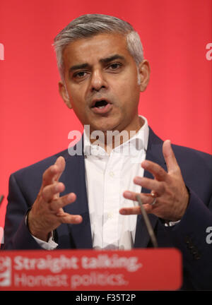 Brighton, UK. 30 Septembre, 2015. Sa Khan labeurs London Mayoral Canate conférence du parti travailliste 2015 Le centre de Brighton, Brighton, Angleterre le 30 septembre 2015 traite de la conférence du parti travailliste 2015 Au centre de Brighton, Brighton, Angleterre Allstar Crédit : photo library/Alamy Live News Banque D'Images