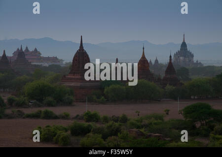 Vue générale des temples à Bagan Myanmar. Banque D'Images