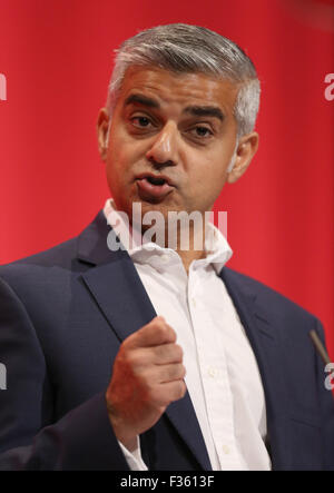 Brighton, UK. 30 Septembre, 2015. Sa Khan labeurs London Mayoral Canate conférence du parti travailliste 2015 Le centre de Brighton, Brighton, Angleterre le 30 septembre 2015 traite de la conférence du parti travailliste 2015 Au centre de Brighton, Brighton, Angleterre Allstar Crédit : photo library/Alamy Live News Banque D'Images