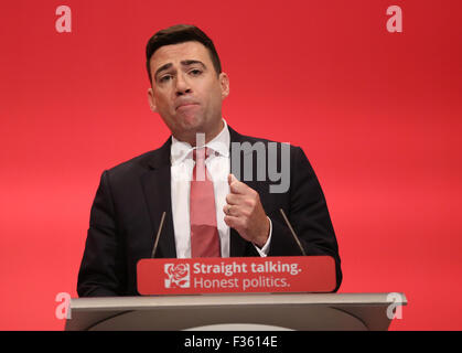 Brighton, UK. 30 Septembre, 2015. Andy Burnham Mp Shadow Home Secretary Labour Party Conference 2015 Le centre de Brighton, Brighton, Angleterre le 30 septembre 2015 traite de la conférence du parti travailliste 2015 Au centre de Brighton, Brighton, Angleterre Allstar Crédit : photo library/Alamy Live News Banque D'Images