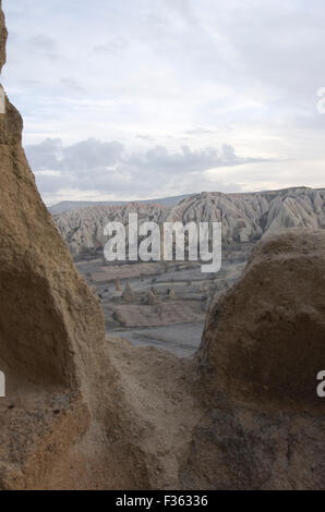 Paysage surréaliste magnifiquement en Cappadoce, Anatolie centrale, Turquie Banque D'Images