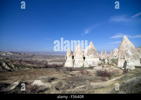 Paysage surréaliste magnifiquement en Cappadoce, Anatolie centrale, Turquie Banque D'Images