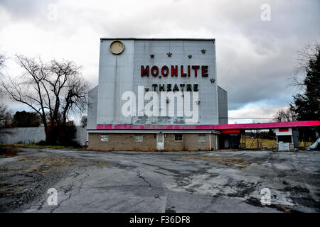 Le Moonlite théâtre près de Abingdon en Virginie. Il a été construit en 1949 et inscrite au registre des monuments historiques en 2007, le courant Banque D'Images