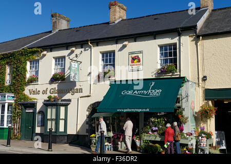 Un fleuriste, Cowbridge High Street, Vale of Glamorgan, Pays de Galles, Royaume-Uni. Banque D'Images