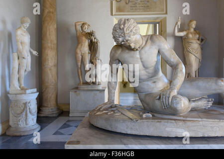 Rome. L'Italie. Le Musée du Capitole. Les mourants Gaul (gladiateur), Copie romaine d'un original grec du travail 3e C BC. Banque D'Images