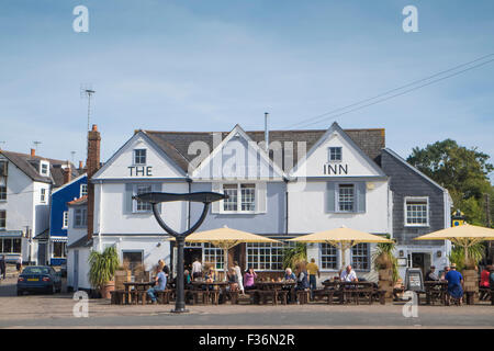 Topsham un village sur la rivière veille dans l'est du Devon England UK L'Inn Banque D'Images