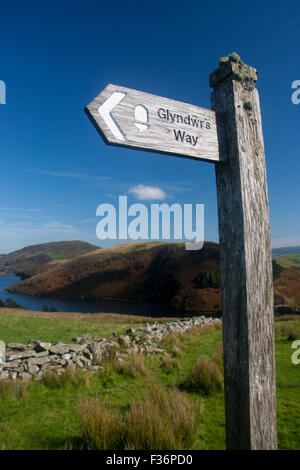 Glyndwr's Way national trail sign Llyn Clywedog Powys Pays de Galles UK Banque D'Images