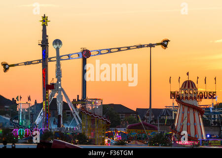 Nottingham, Royaume-Uni. Le 30 septembre 2015. Nottingham Goose Fair ouvert ce soir et se poursuit jusqu'à dimanche 3 octobre. Il est l'un des plus grands salons de voyager avec une histoire qui remonte à plus de 720 ans. Credit : Martyn Williams/Alamy Live News Banque D'Images