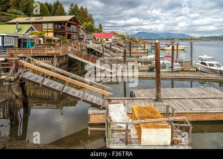 Ambiance nautique dans le village balnéaire de Cowichan Bay, île de Vancouver, Colombie-Britannique, Canada, Amérique du Nord. Banque D'Images