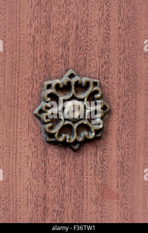 Woodgrain porte judas laiton Banque D'Images