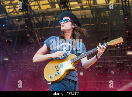 Singer/songwriter James Bay effectue sur scène au iHeartRadio Music Festival 2015 au village de Las Vegas Banque D'Images