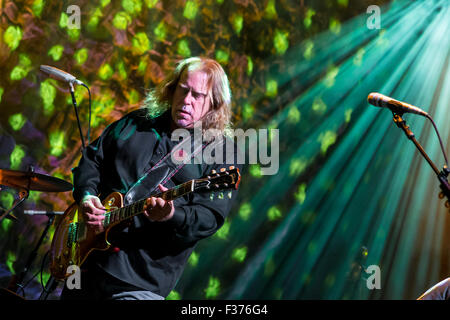 Detroit, Michigan, USA. Sep 29, 2015. L'exécution de Warren Haynes sur les cendres et la poussière d' au Fillmore à Detroit, MI 29 septembre 2015 Credit : Marc Nader/ZUMA/Alamy Fil Live News Banque D'Images