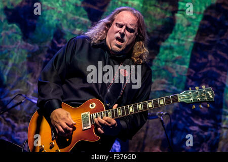 Detroit, Michigan, USA. Sep 29, 2015. L'exécution de Warren Haynes sur les cendres et la poussière d' au Fillmore à Detroit, MI 29 septembre 2015 Credit : Marc Nader/ZUMA/Alamy Fil Live News Banque D'Images