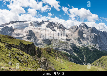 Massif Marmolada, côté nord, 3343 m, plus haute montagne dans les Dolomites, vue de la Porta Vescovo, Dolomites, Alpes Banque D'Images