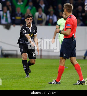 Mönchengladbach, Allemagne. Sep 30, 2015. Lars Stindl (Bor. Moenchengladbach) (L) veut mort et obtient de mort au cours de la Ligue des Champions entre le Borussia Moenchengladbach et Manchester City, Borussiapark de Moenchengladbach le 30 septembre 2015. Dpa : Crédit photo alliance/Alamy Live News Banque D'Images