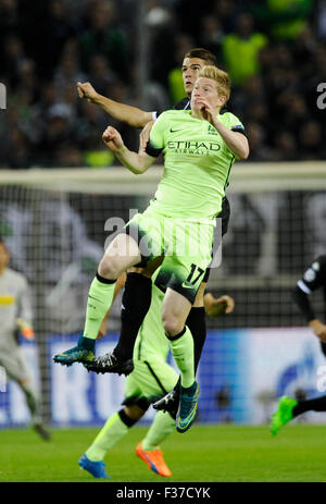 Moenchengladbach, Allemagne. Sep 30, 2015. Ligue des Champions, 2015-2016, 2e ronde, prliminary journée Borussia Mönchengladbach, (Moenchengladbach, Gladbach) vs Manchester City ----- Kevin de Bruyne et Granit Xhaka (Gladbach) Credit : kolvenbach/Alamy Live News Banque D'Images