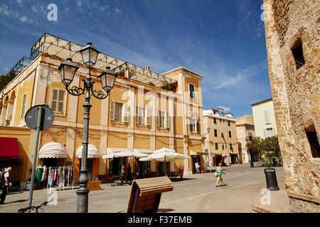Scène de rue à Alghero, Sardaigne Banque D'Images