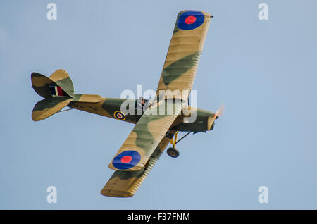 De Havilland DH.82 Tiger Moth est un biplan des années 1930 conçu par Geoffrey de Havilland et était exploité par la Royal Air Force Banque D'Images