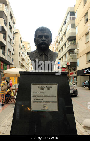 Izmir, Turquie - 26 septembre 2015 : buste d'Emiliano Zapata au Mexique Street, Izmir, Turquie Banque D'Images