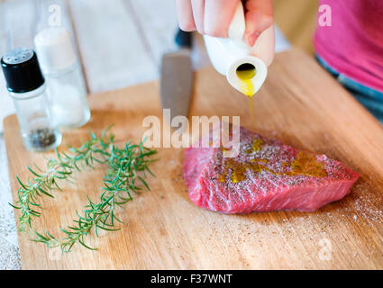 Homme cuisine Banque D'Images