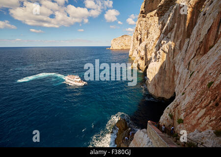 Des mesures pour les Grottes de Neptune, Sardaigne Banque D'Images