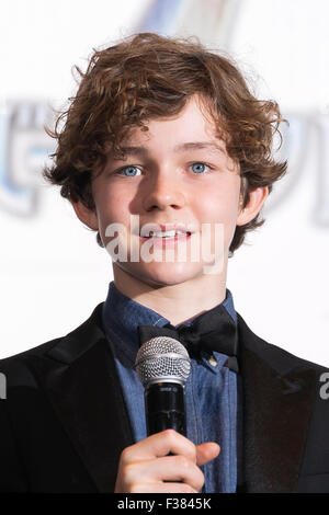 Tokyo, Japon. 1er octobre 2015. L'acteur australien garçon Levi Miller parle japonais pendant la premiere pour le film Pan au Roppongi Hills Arena le 1 octobre 2015, Tokyo, Japon. Le film hits Japanese salles le 31 octobre. Credit : Rodrigo Reyes Marin/AFLO/Alamy Live News Banque D'Images