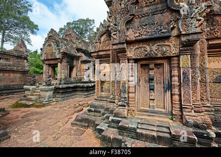 Temple de Banteay Srei. Parc archéologique d'Angkor, la Province de Siem Reap, au Cambodge. Banque D'Images