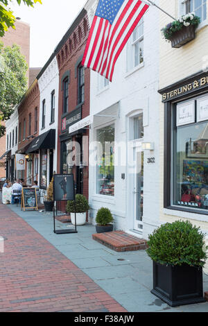 Boutiques et cafés sur M Street NW à Georgetown, Washington DC Banque D'Images