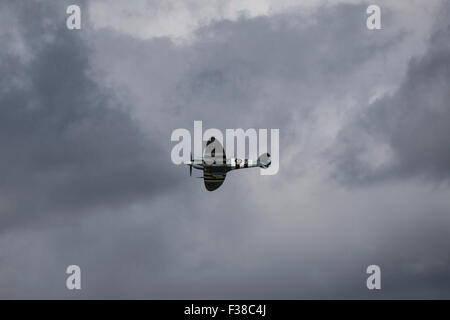 Supermarine Spitfire Mk Vb AB LF910 d'avions de chasse à la bataille d'Angleterre pour le survol des 75e anniversaire Banque D'Images