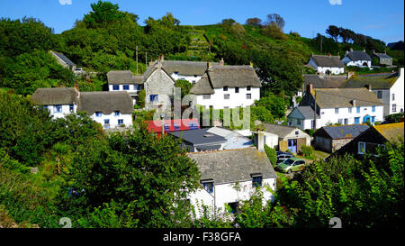 Cadgwith Village, Péninsule du Lézard, Cornwall, England, UK en été Banque D'Images