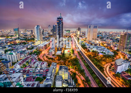 Bangkok, Thaïlande crépuscule paysage urbain. Banque D'Images