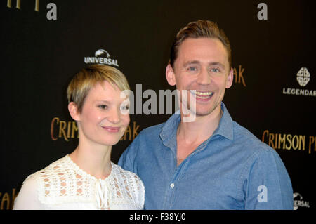 Mia Wasikowska et Tom Hiddleston au Photocall du film CRIMSON PEAK du Regent Hotel à Berlin lors de la 30e de septembre 2015. Banque D'Images