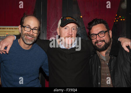 New York, USA. 1er octobre 2015. Upright Citizens Brigade alumni Brian Huskey, Matt Walsh, et Horatio Sanz apparaissent au New York City examen de leur comédie 'UN MEILLEUR Vous,' réalisé par Walsh (Veep, Ghostbusters), 1 octobre 2015, au théâtre de l'UCB. Crédit : Laurent Lucier/Alamy Live News Banque D'Images