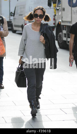 Londres, Royaume-Uni, du 1er septembre 2015 : Myleene Klass vu arriver à Global House à Londres Banque D'Images