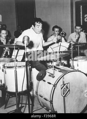 GENE KRUPA (1909-1973), batteur de jazz américain Banque D'Images