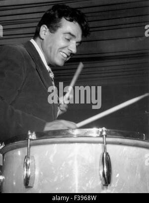 GENE KRUPA (1909-1973), batteur de jazz américain Banque D'Images