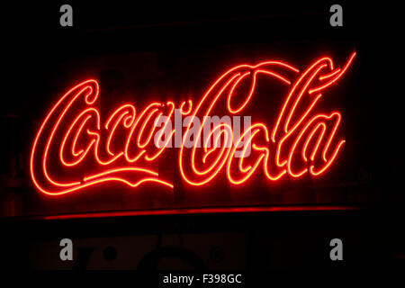 Logo das der Marke "Coca Cola", Berlin. Banque D'Images