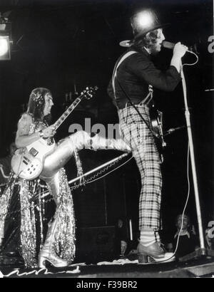 SLADE UK pop Group en 1973. De gauche Dave Hill, Noddy Holder Banque D'Images